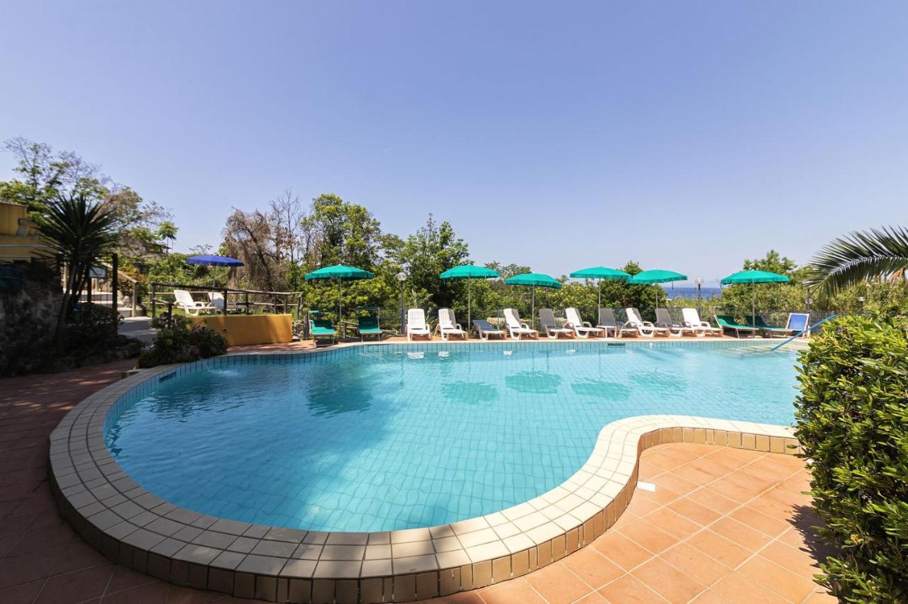 Bristol Hotel Lacco Ameno  Bagian luar foto