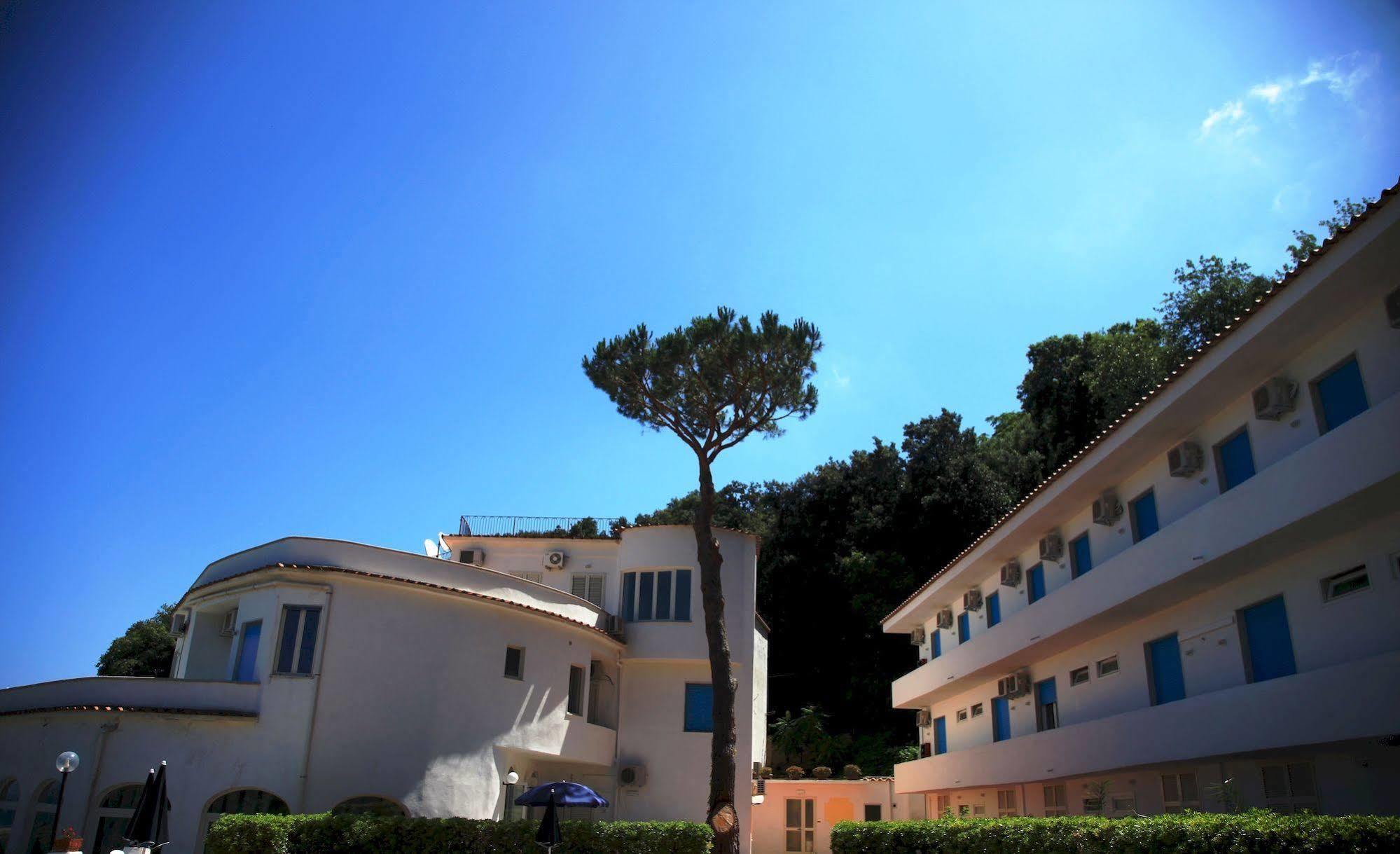 Bristol Hotel Lacco Ameno  Bagian luar foto